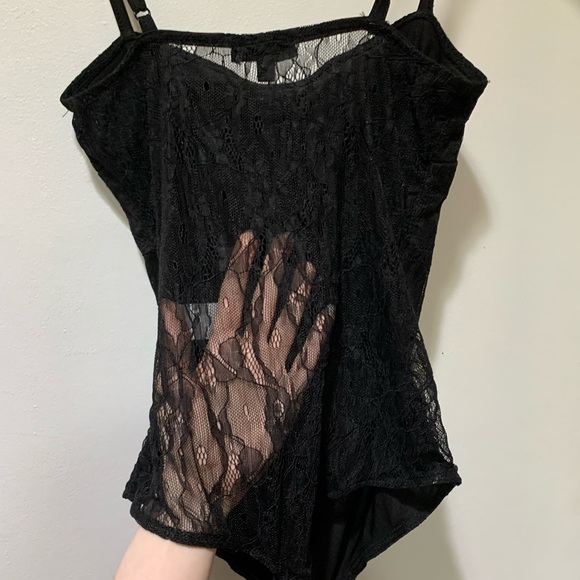 Lace bodysuit & skirt set - Picture 7 of 10